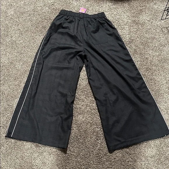 Dressed in Lala Leopard Trousers - Picture 4 of 4